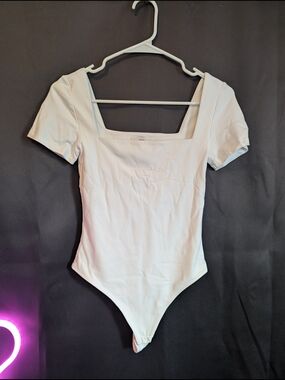 Babaton Contour White Square-Neck Short Sleeve Bodysuit Like New